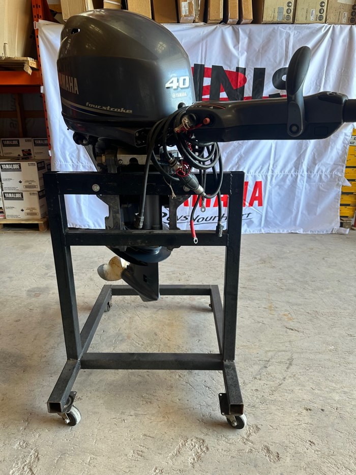 Yamaha F40LEH Outboard Engine