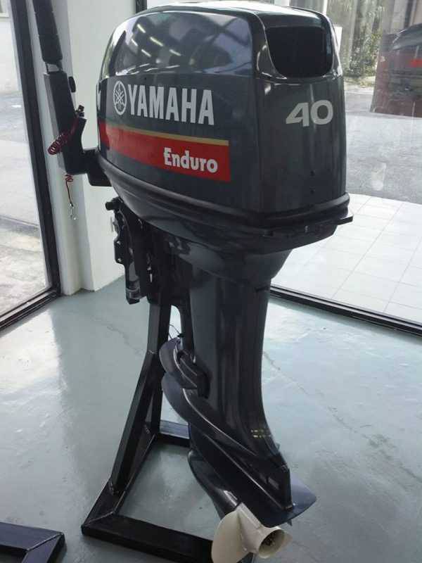 Yamaha E40XMHS 40HP 2-Stroke Enduro Boat Engine Short - Image 2