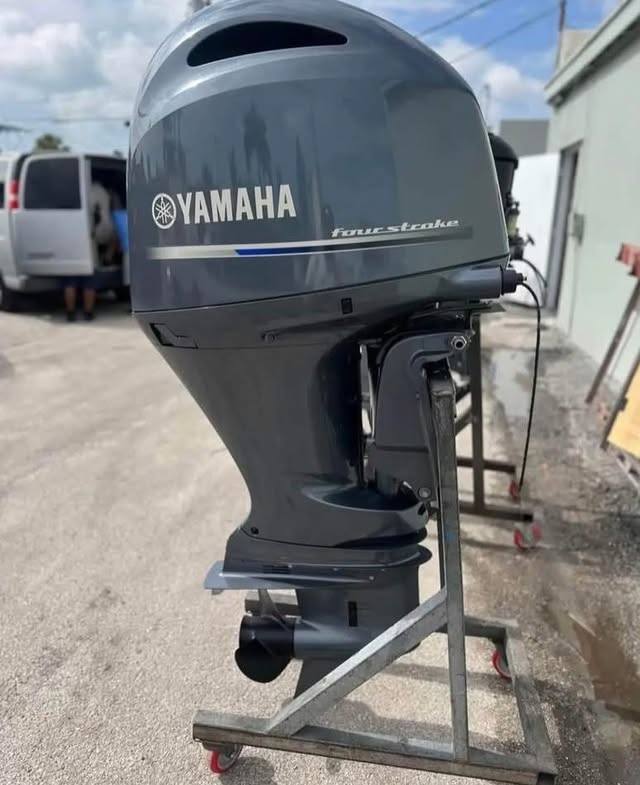 Yamaha F175LA 175HP outboard for sale - Image 4