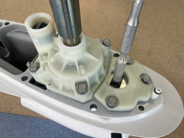 YAMAHA F300 F250 F225 Lower Unit - Image 5
